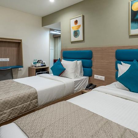 Viera Elite - Jubilee Hills Hotel Haiderabad Buitenkant foto