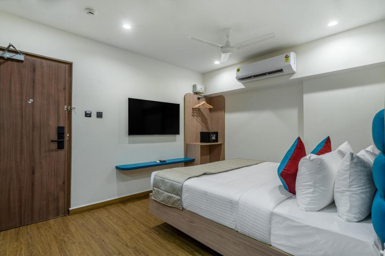 Viera Elite - Jubilee Hills Hotel Haiderabad Buitenkant foto